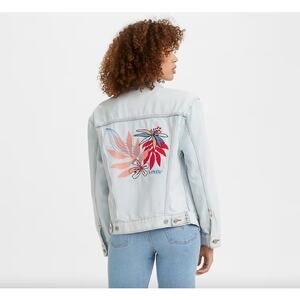 Levi's Ex-Boyfriend Trucker Jacker in Light Wash Floral Embroidered Small